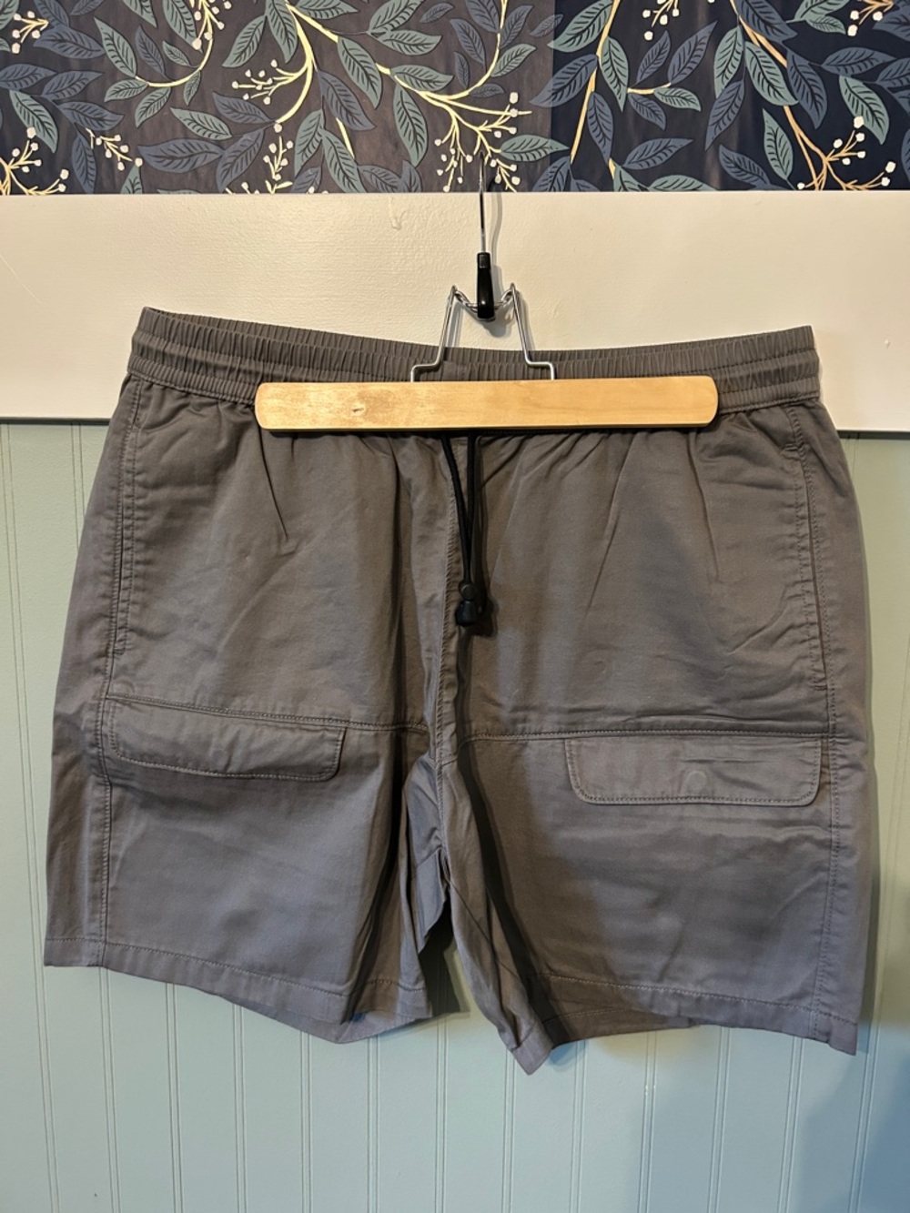 Levi’s Men's Gray Cargo Drawstring Shorts